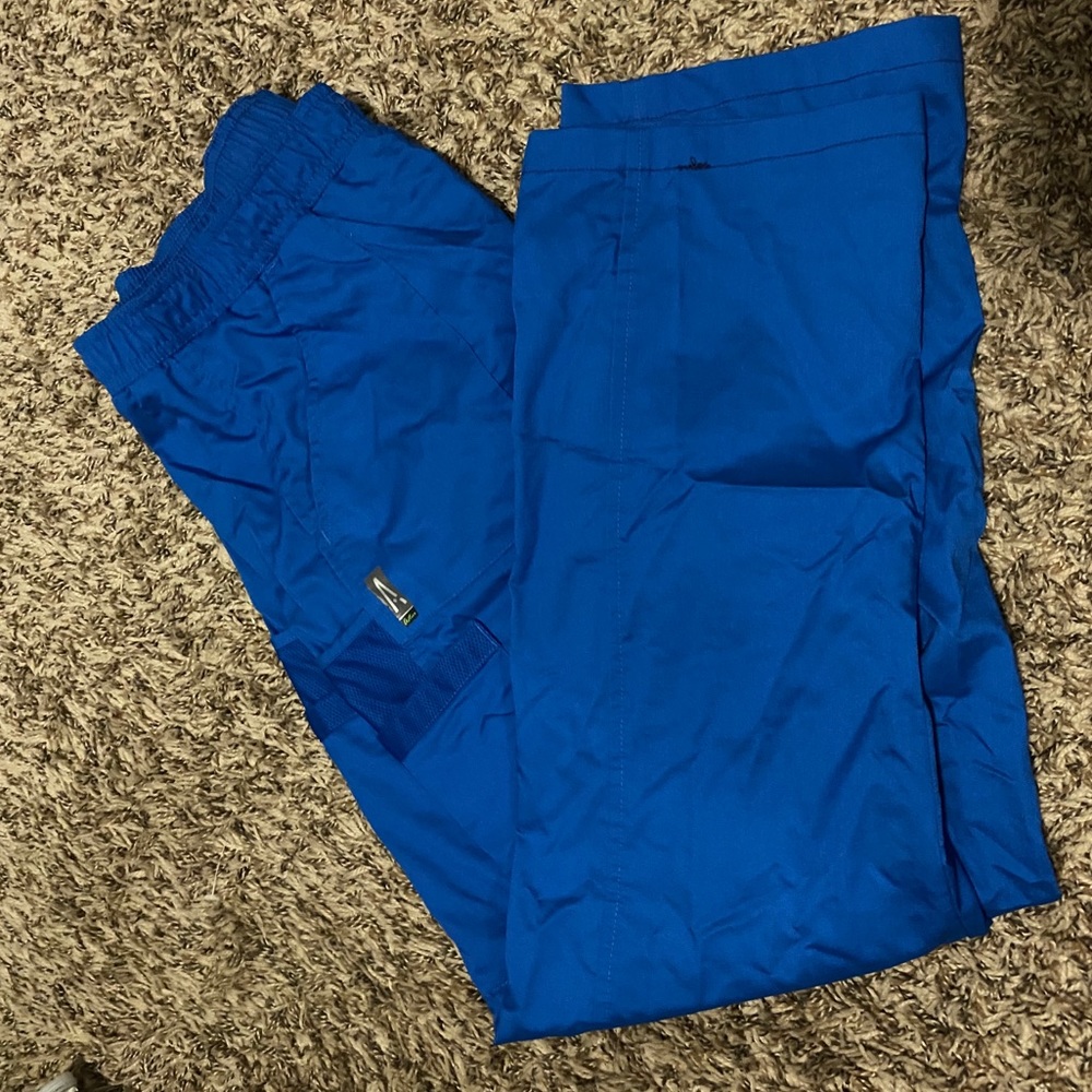 AUW active scrub pant!